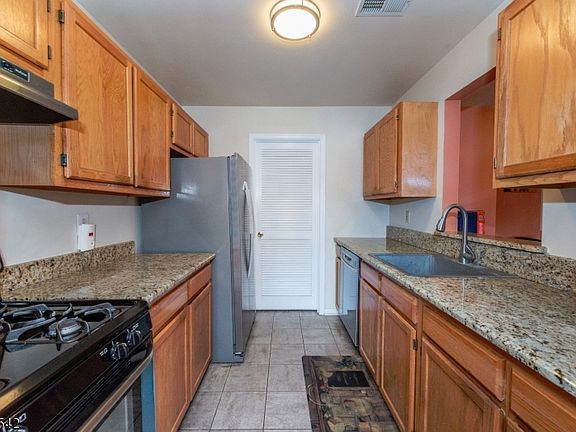 3rd image of 210 Vista Dr