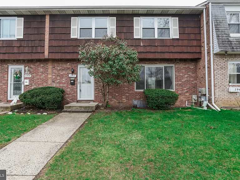 1940 Arrowood Dr — Photo 1