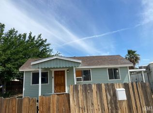 104 Buena Vista Pl, Taft, CA 93268