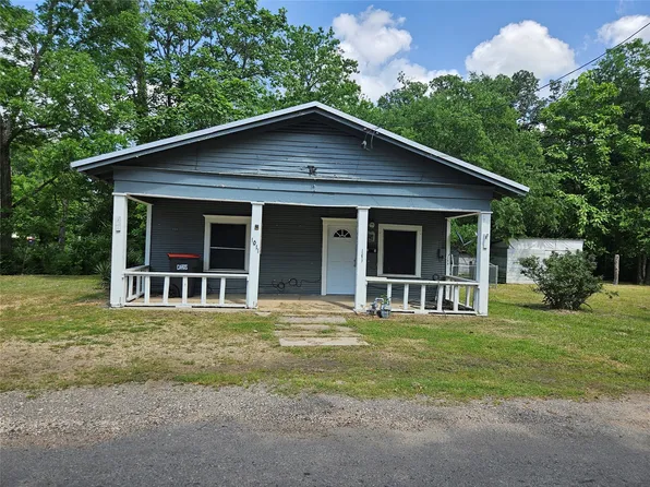1011 8th St SE, Paris, TX 75460
