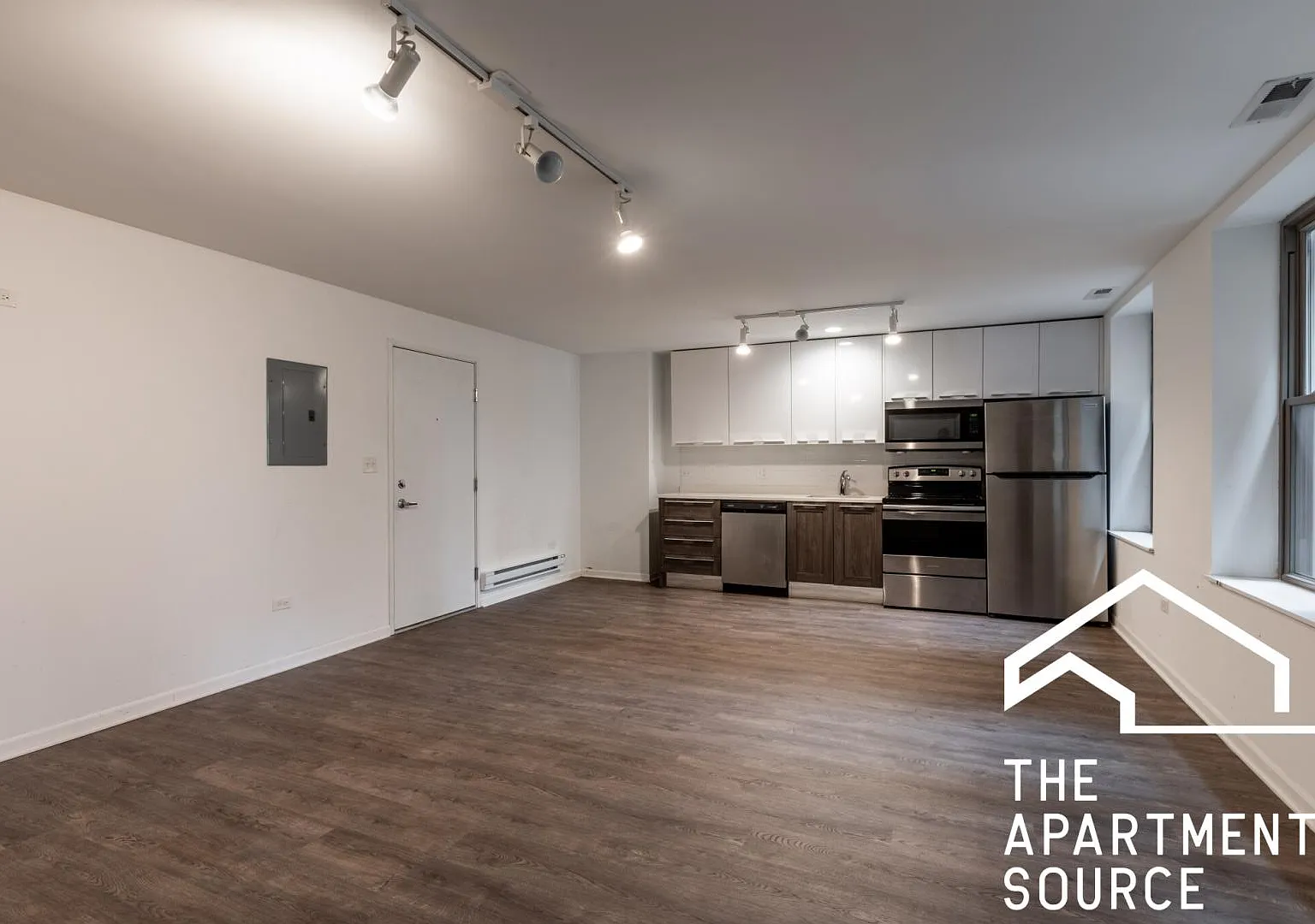 2 bed, 850 sqft, $2,275 — Photo 2