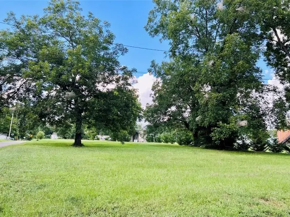 105 Wingfield St, Abbeville, SC 29620