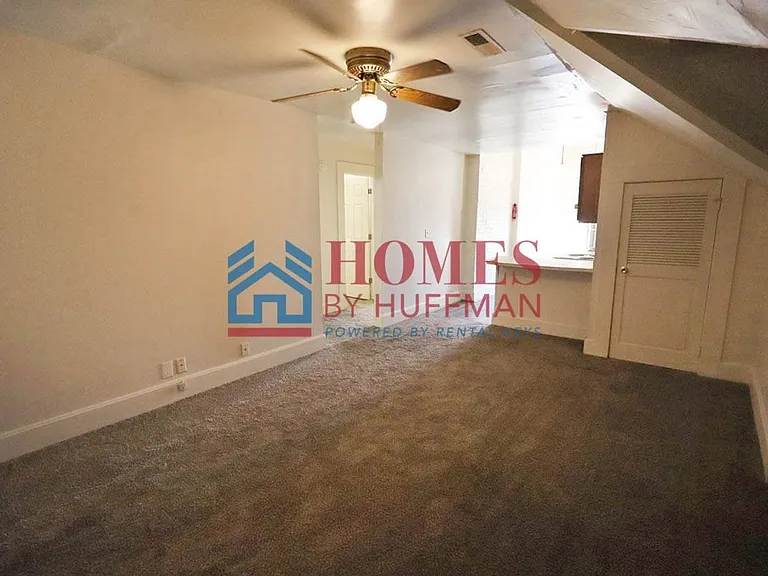 110 East Powell Avenue — Photo 3