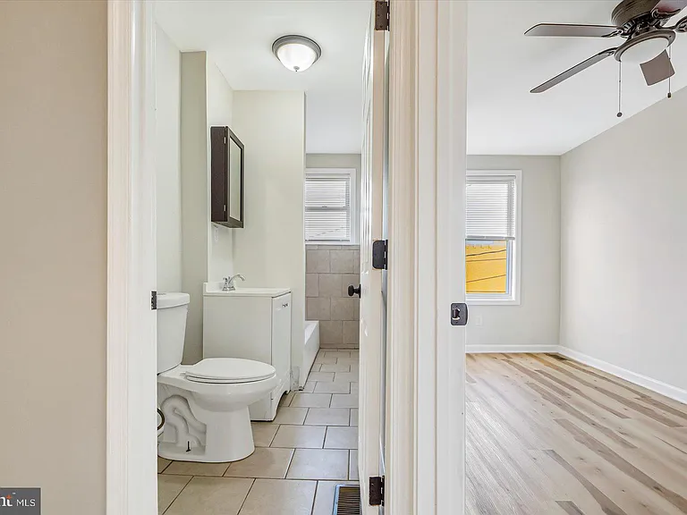 705 N Milton Ave — Photo 18