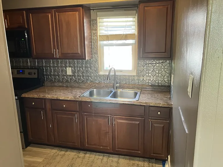 431 Leconey Ave #A — Photo 3
