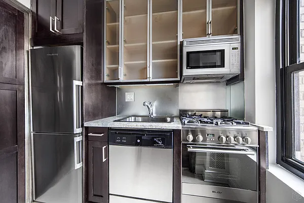 Rented by Halstead Real Estate | media 15