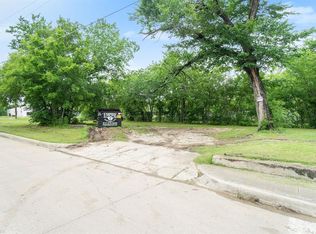 800 W Capps St, Fort Worth, TX 76110