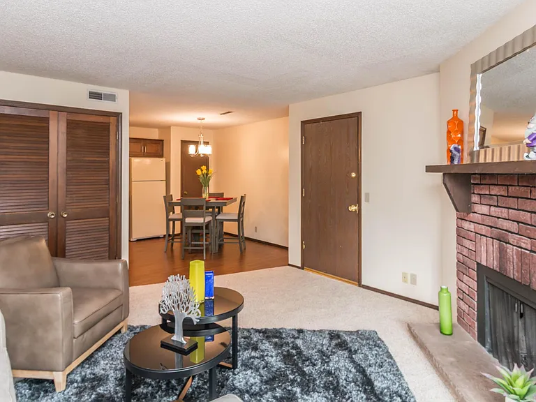 2000 College Heights Rd — Photo 14