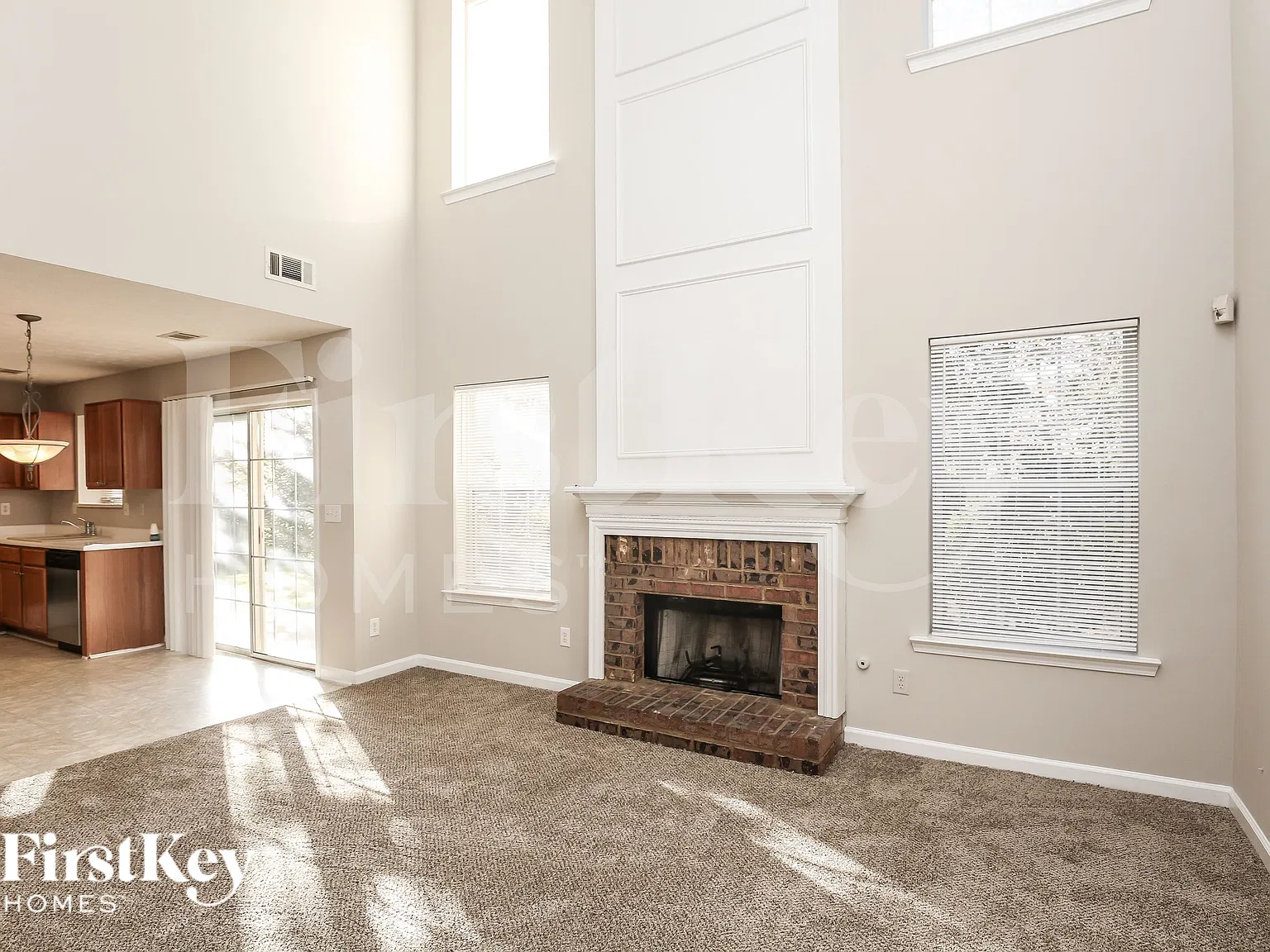 3 bed, 2.5 bath, 2112 sqft, $1,925 — Photo 2
