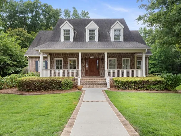 102 Settlers Dr, Greenwood, SC 29646