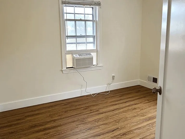2nd bedroom (1 of 2)