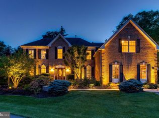 1712 Broadfield Ln, Vienna, VA 22182