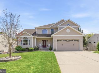 137 Mooring Rd, Manahawkin, NJ 08050