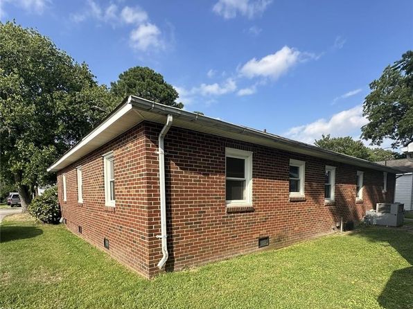 24 Whittier Ave, Newport News, VA 23606
