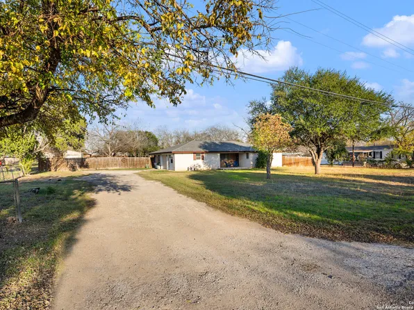 157 KOEPSEL RD, McQueeney, TX 78123