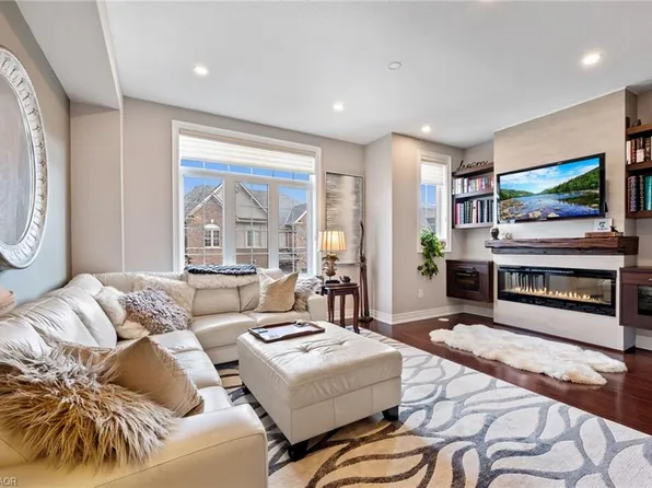 5988 Turney Dr Unit 19, Mississauga, ON L5M 0S5
