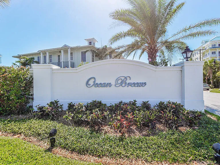 106 Ocean Breeze Dr — Photo 2
