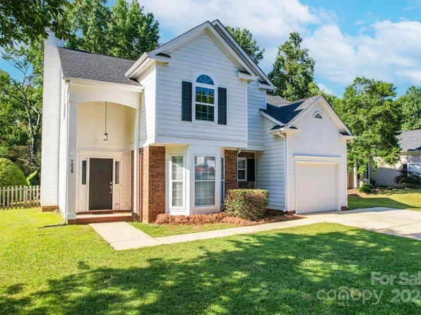 7038 Daerwood Pl, Charlotte, NC 28215