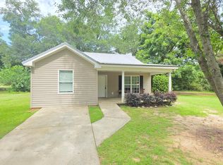 101 Henry Ashley Dr, Ashford, AL 36312