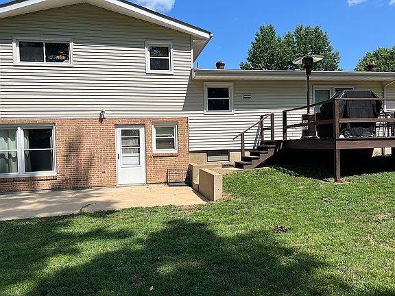 3rd image of 24 Roesner Pl