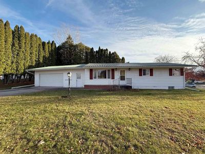 1306 Skyline Dr, Decorah, IA, 52101