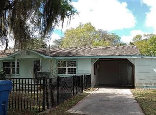 910 N Garfield Ave, Deland, FL 32724