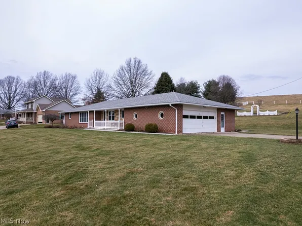 641 Hickory Dr SW, Sugarcreek, OH 44681