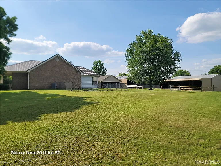 77 Groves Ln — Photo 11
