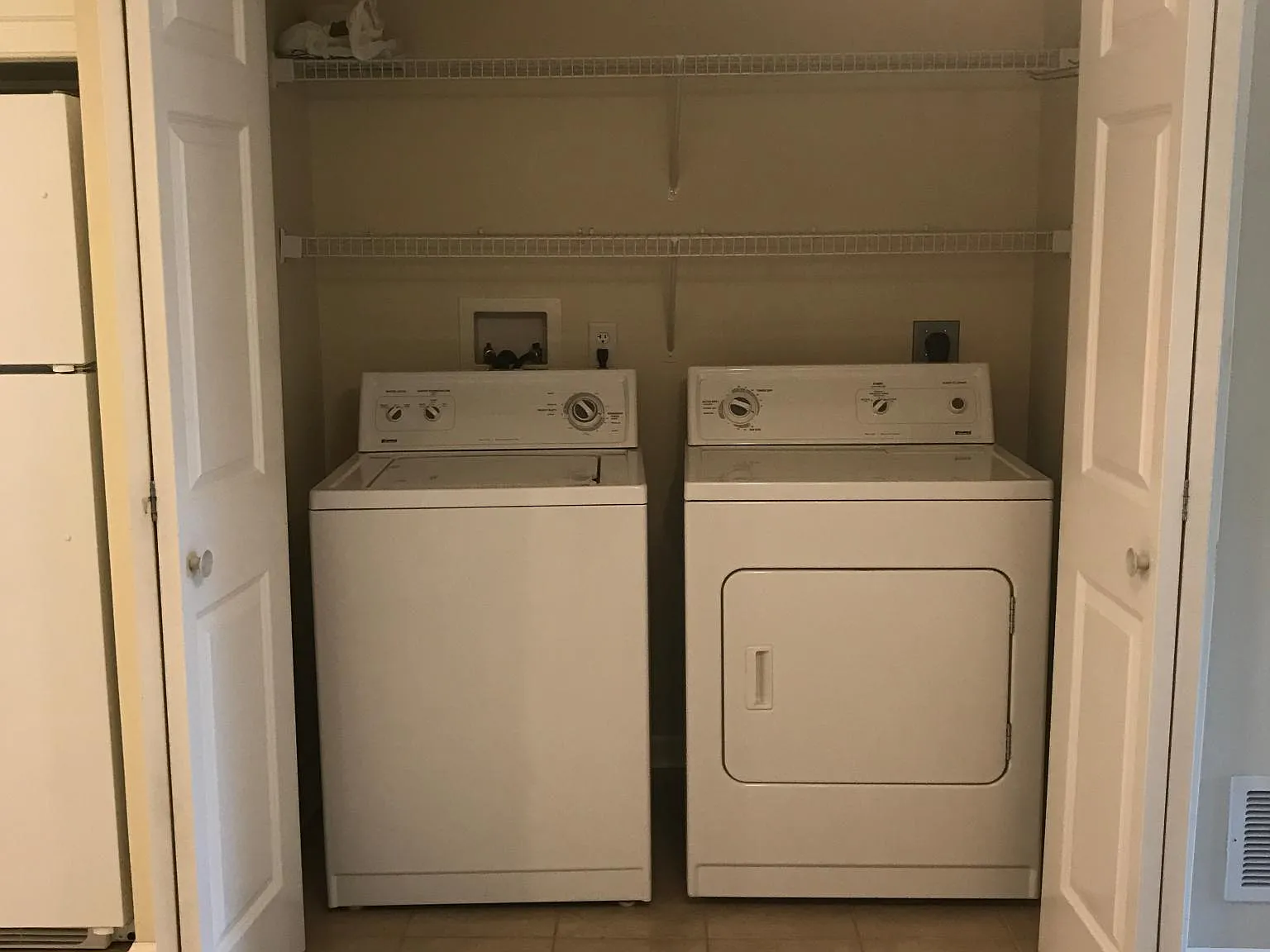 2 bed, 935 sqft, $1,050 — Photo 4