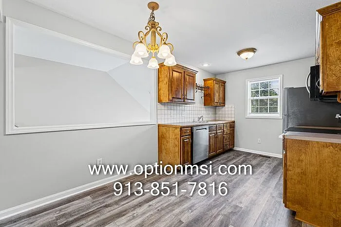 5502 Hayes St — Photo 8