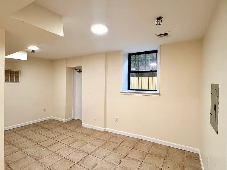 64 Park St #B — Photo 4