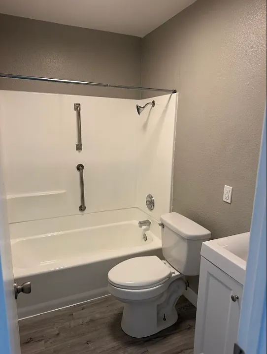 2 bed, 1.5 bath, 1175 sqft, $1,190 — Photo 4