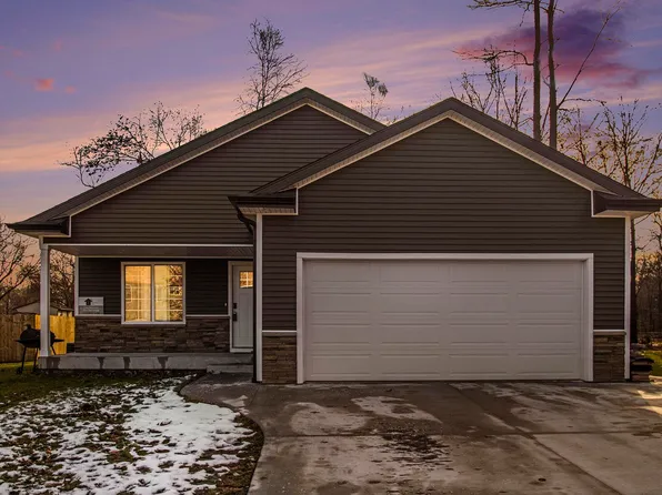 26132 Lake Terrace Cir, Elkhart, IN 46514
