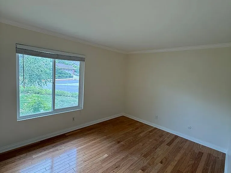 23350 Keswick St — Photo 19