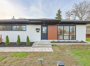 22 Arnprior Rd, Toronto, ON M1K5A6