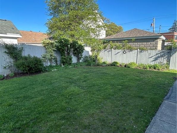 317 Smithfield Ave, Pawtucket, RI 02860