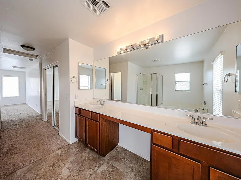 12039 W Leather Ln — Photo 34