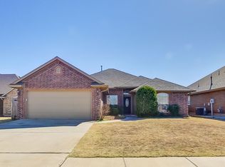 1604 SW 31st Ter, Moore, OK 73160