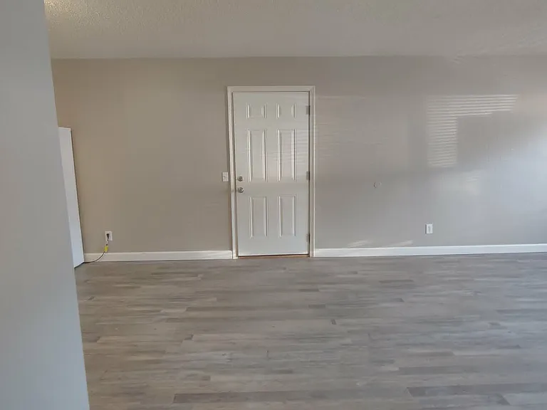 608 Compton Ave #4 — Photo 4