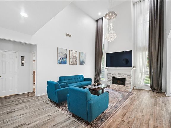4th image of 2308 Aberdeen Ave