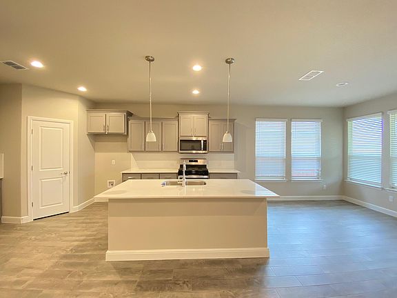 5th image of 14609 Caelum Dr