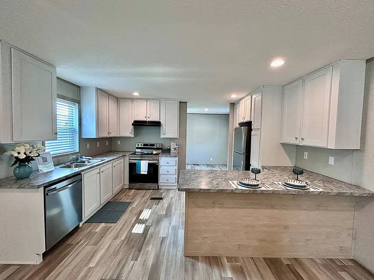 Hickory Knoll — Photo 88
