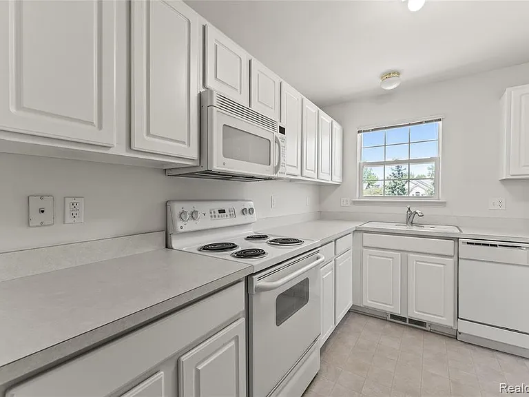 1861 Flagstone Cir — Photo 10