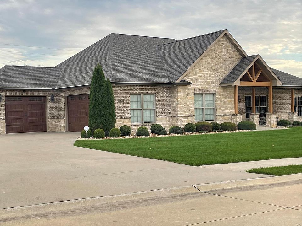2nd image of 136 Wishbone Way