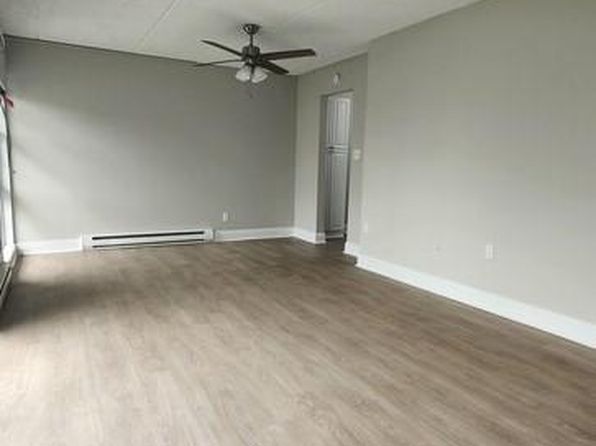 737 Columbia Tpke #2B-1Ba-1200Sqft