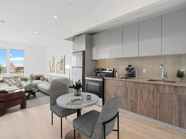 172-02 Hillside Avenue image 1 of 14