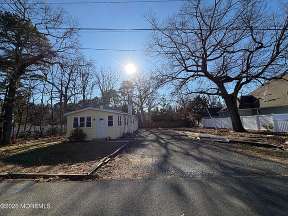 3rd image of 181 Tilton Street