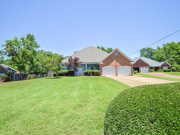 2nd image of 303 Fairfield Dr