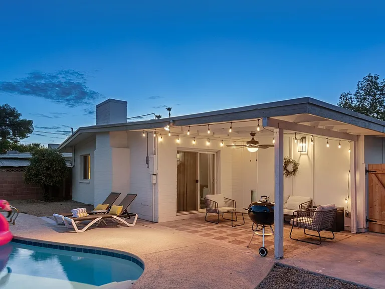 1249 E Bishop Dr — Photo 17
