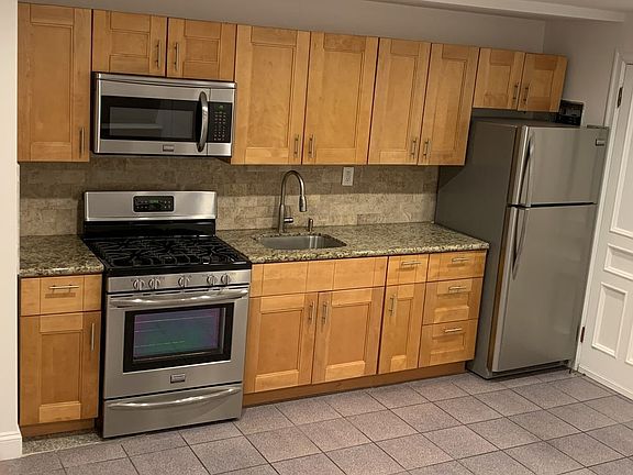 3rd image of 531A Washington Ave APT 1